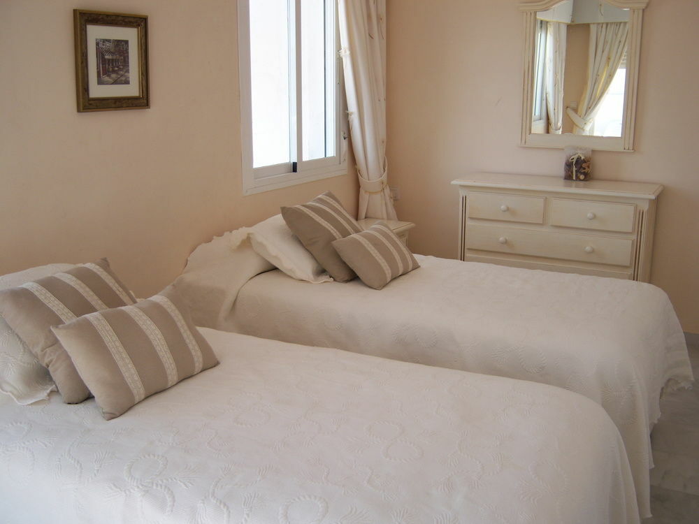 Apartamentos Y Casas Serinamar Marbella Эль-Анхель Экстерьер фото