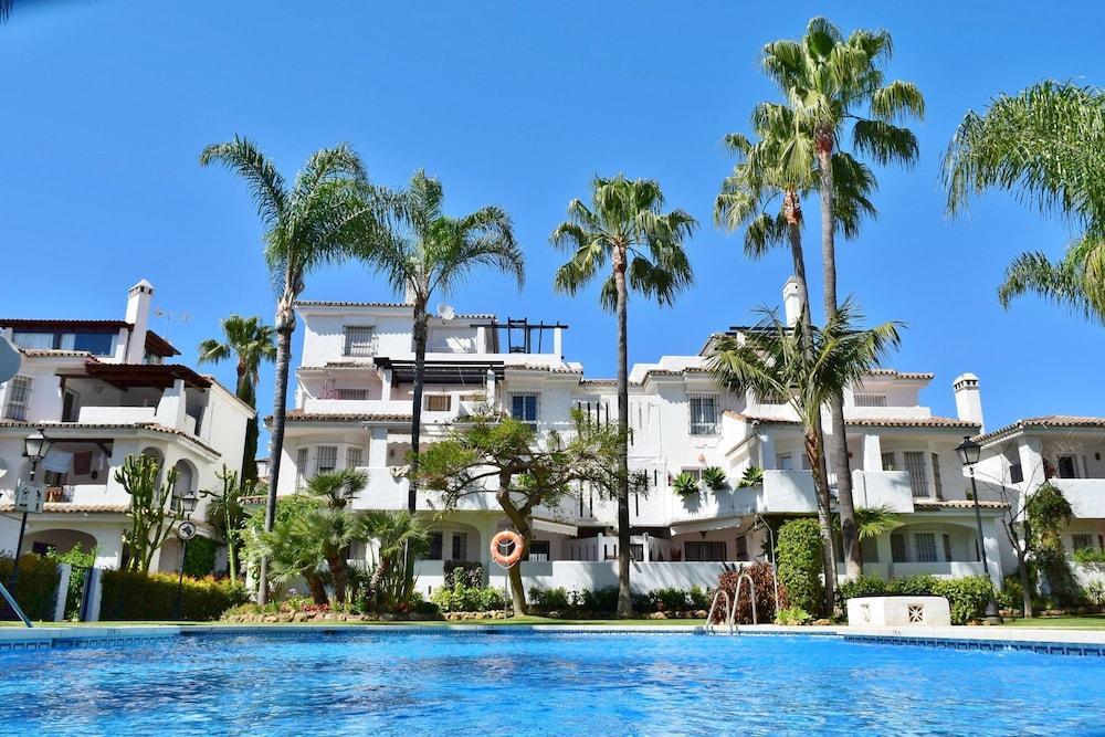 Apartamentos Y Casas Serinamar Marbella Эль-Анхель Экстерьер фото